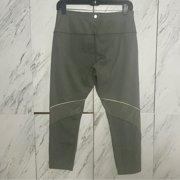 Avia Active Flex Tech Capri Leggings SZ L - Picture 3 of 4